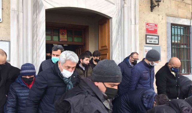 Cuma namazında tedbiri elden bırakmadılar