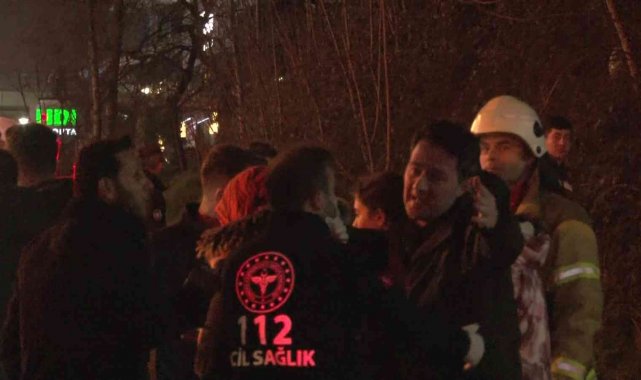 D100 Karayolunda feci kaza: Araç bariyerlere girdi, sürücü camdan fırlayarak havada takla attı