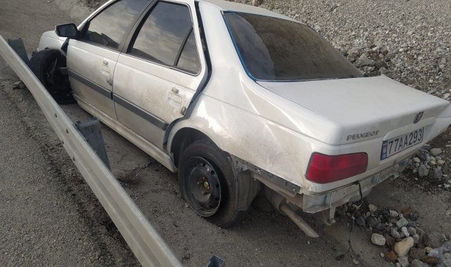 Dağdan kopan kaya parçası kazaya neden oldu: 4 yaralı