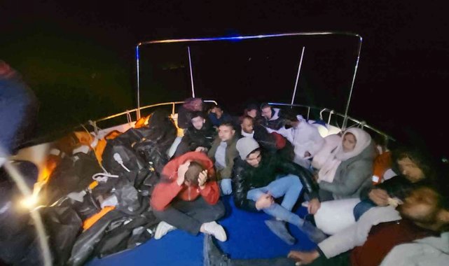 Datça'da 14 düzensiz göçmen kurtarıldı