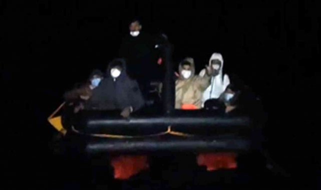 Datça'da 8 düzensiz göçmen kurtarıldı