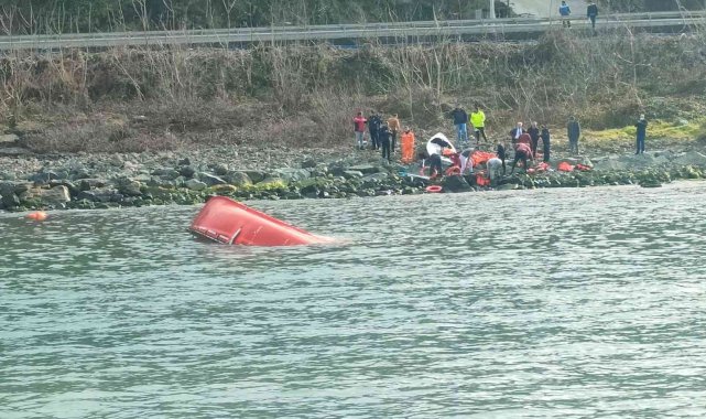 Denizcilik Fakültesi öğrencilerini taşıyan filika alabora oldu