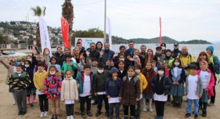 DENİZE EN ÇOK MAVİ YAKIŞIR