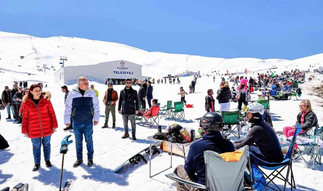 Denizli'de kayak sezonu uzadı