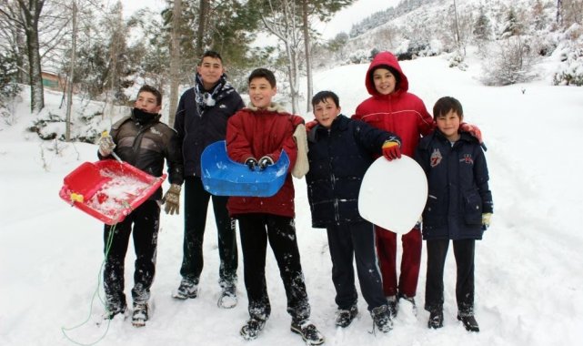 Denizli'de okullar kar yağışı nedeniyle bir gün tatil edildi