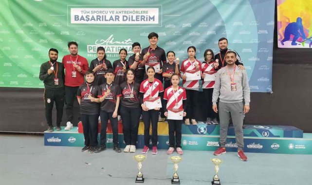 Denizlili Dartçılar Türkiye Şampiyonasında birinciliği bırakmadı