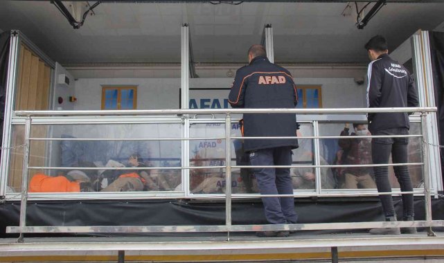 Deprem, öğrencilere simülasyonla anlatıldı