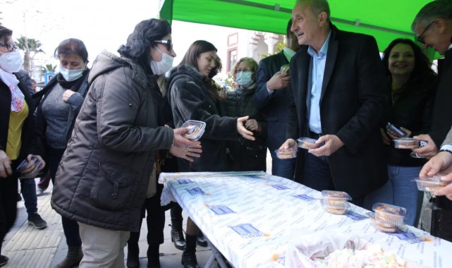 Didim Belediyesi, Kandil simidi dağıttı