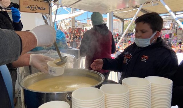 Didim Belediyesi'nden soğuk havalarda sıcak çorba ikramı