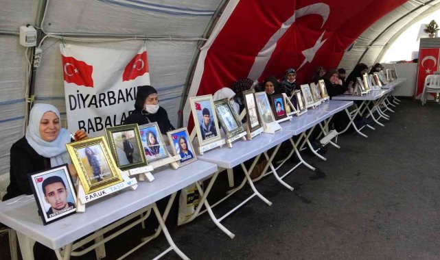 Diyarbakır'da evlat nöbeti 930'ncu gününde