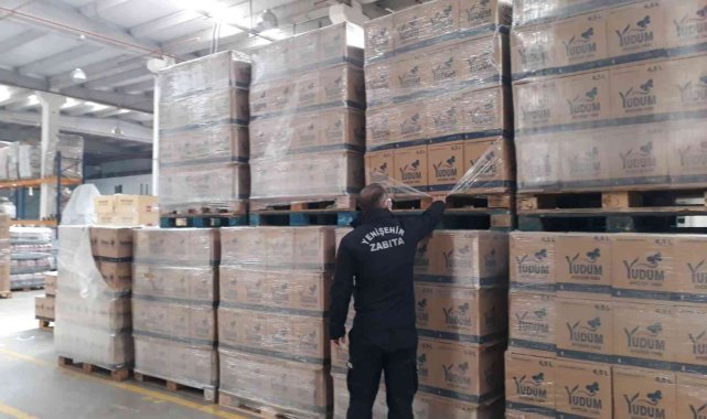 Diyarbakır&#039;da market deposunda 10 ton stoklanmış yağ bulundu