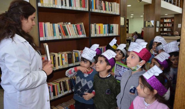 Diyarbakırlı minikler 'Kütüphane Haftasını' kutladı