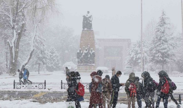 Doğu Anadolu'da kar etkisini sürdürüyor