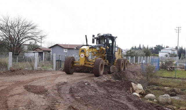 Döşemealtı'nda yeni yollar hizmete giriyor