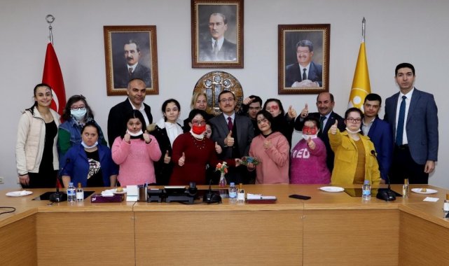 Down sendromlu çocuklar Rektör Kızılay'ın konuğu oldu