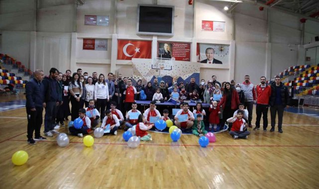 Down sendromlu çocuklar sporla eğlendi