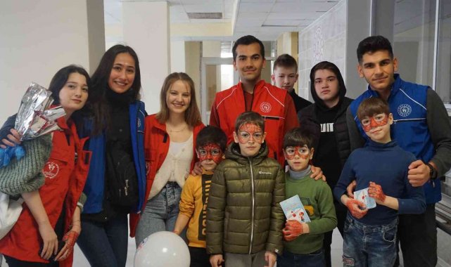 Dünya Kadınlar Gününde savaş mağduru kadınlar ve çocukları unutulmadı