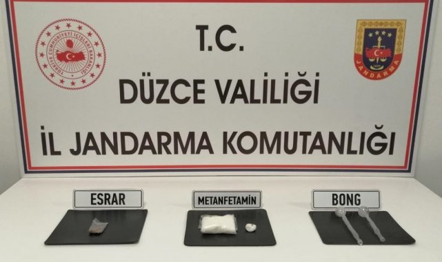Düzce'de uyuşturucu ticareti yapan 2 şüpheli tutuklandı