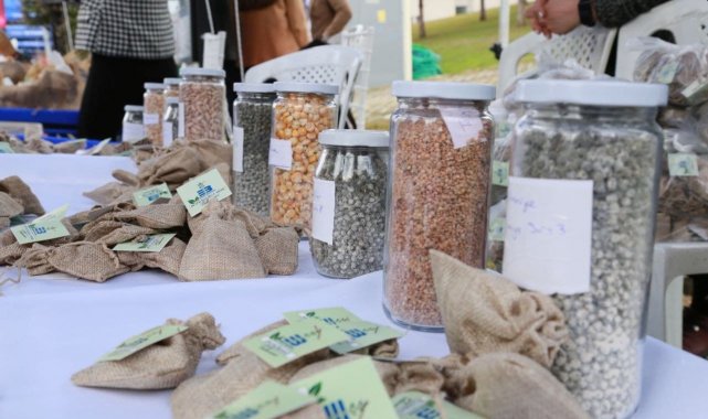 Edremit'in atalık tohumları İzmir'de ilgi gördü