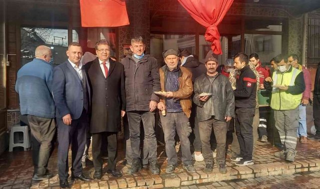 Edremitli avcılardan Çanakkale şehitleri için tavşanlı pilav hayrı