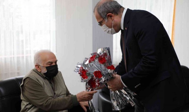 Elazığ Valisi Toraman yaşlılarla bir araya geldi