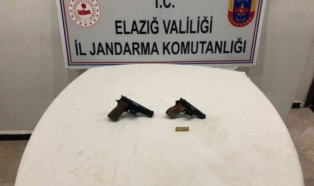 Elazığ'da 2 adet ruhsatsız tabanca ele geçirildi