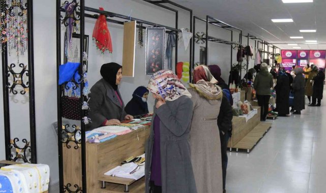 Elazığ'da 'Hayme Ana Kadınlar Semt Pazarı' hizmete girdi