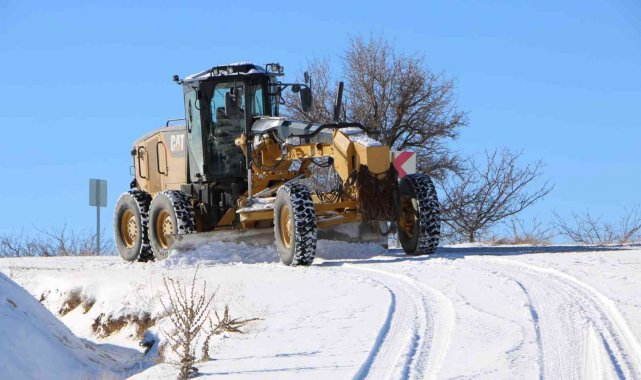 Elazığ'da 5 köy yolu ulaşıma açıldı 8'inde çalışmalar sürüyor
