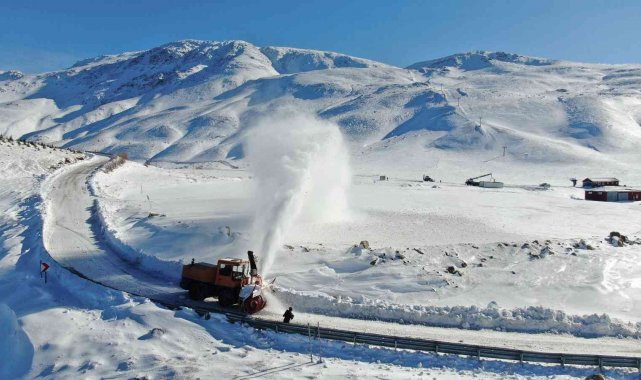 Elazığ&#039;da 72 köy yolu ulaşıma kapandı
