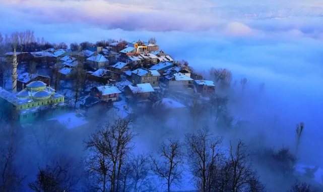 Elazığ'ın şirin köyünde sis güzelliği
