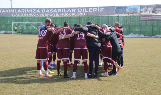 Elazığspor 18 futbolcuyla Sakarya&#039;ya gitti