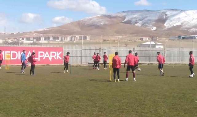 Elazığspor tam kadro çalıştı