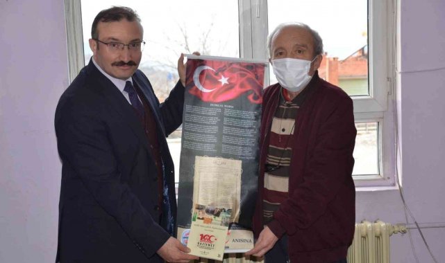 Emet Belediyesi öğrencilere "Milli Mücadele Hatıralarım" isimli kitap hediye etti