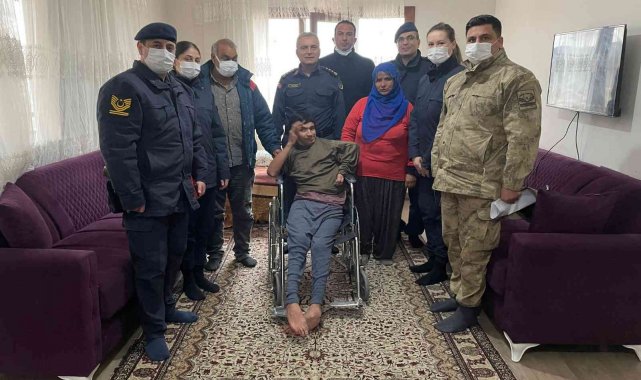 Engeller, jandarma ile aşılıyor