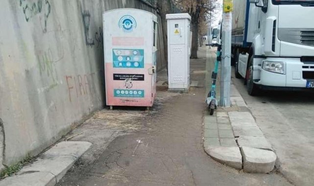 Engelli rampasında engelliye geçit yok