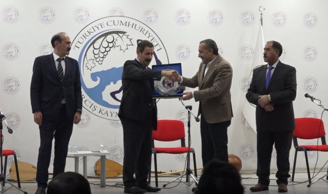 Erciş&#039;te aşıklar buluşması