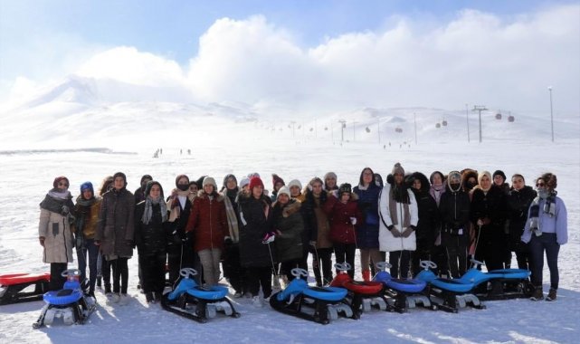 Erciyes'te kamplar tüm hızıyla sürüyor