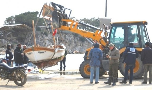 Erdek'te kayıp olan tekneyi balıkçılar buldu