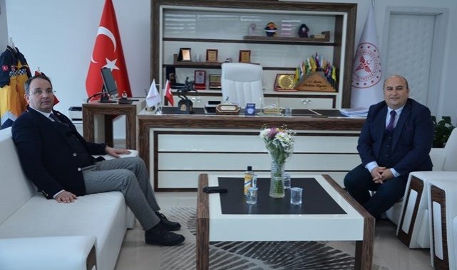 Ertürkmen: "Sağlık çalışanlarımızın gösterdiği çaba ve fedakarlıklar takdire şayan"