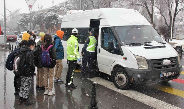 Erzincan&#039;da servis araçları denetimi yapıldı