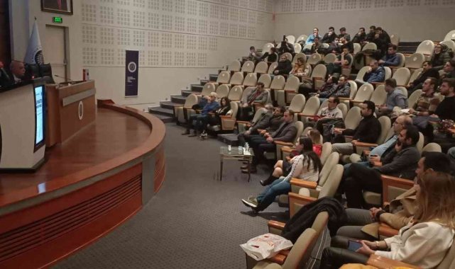 Erzurum Tabip Odası'nın düzenlediği konferansta doktor sorunları ele alındı