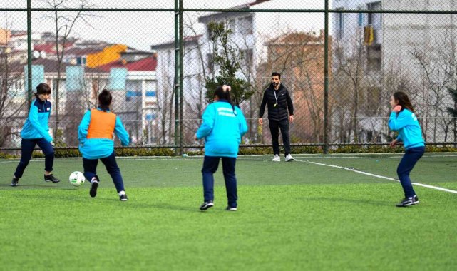 Esenyurt&#039;ta kız çocuklarına özel futbol kursu
