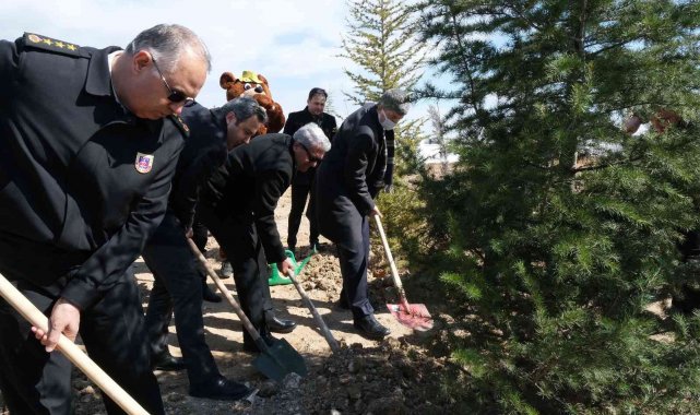 Eskişehir OSB'de fidanlar toprakla buluştu
