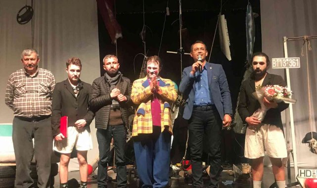 Eskişehir Sui Generis Tiyatro Antalya seyircisi ile buluştu