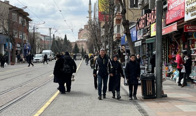 Eskişehir vaka sayıları düşse de zirveyi bırakmıyor