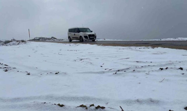 Eskişehir'in yüksek kesimleri karla kaplandı