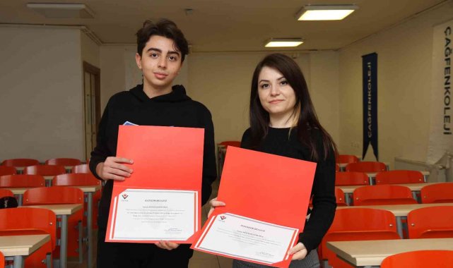 Eskişehirli öğrenciden &#039;Kendi enerjisini üreten elektrikli sandalye&#039; projesi