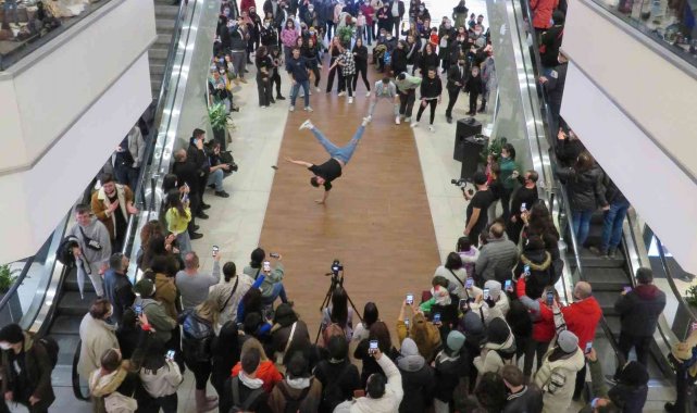 Espark&#039;tan ziyaretçilerine &#039;flash mob&#039; sürprizi