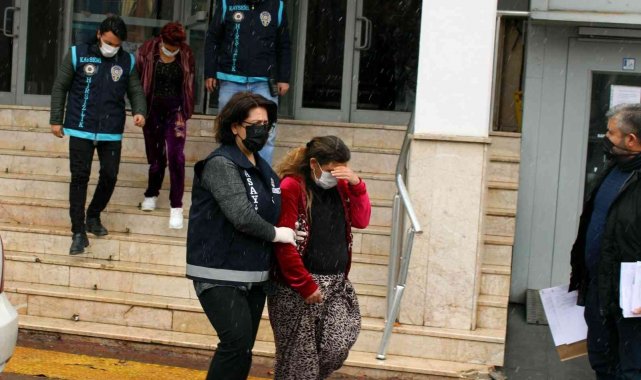 Ev faresi kadınlar yakalandı