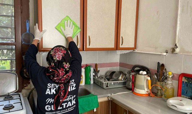 Evde kişisel bakım ve temizlik hizmetiyle binlerce vatandaşa ulaşıyorlar